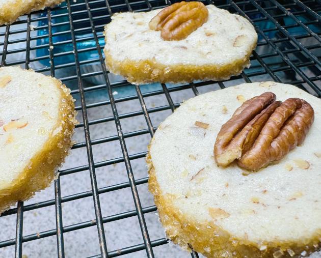 Try these almond shortbread treats and hit the cookie trifecta