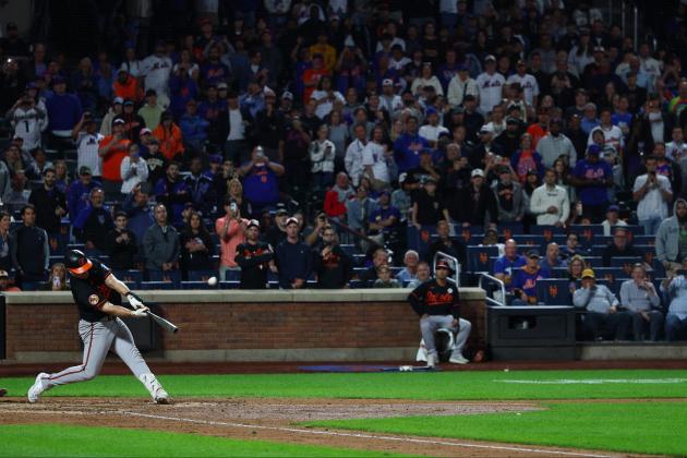 Pete Alonso burns Mets, tosses bat with 300th career HR in ninth inning